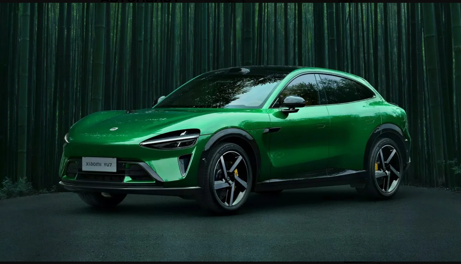 Xiaomi YU7 оснастили длинным дисплеем раньше, чем новые BMW