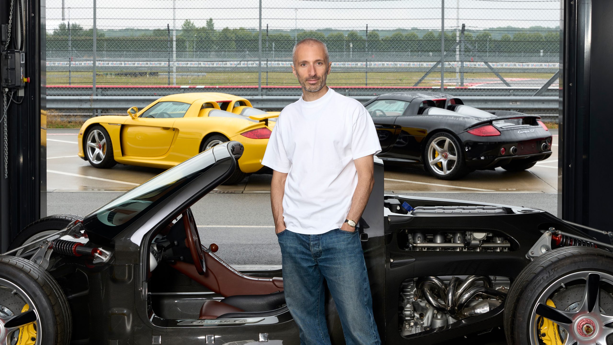 Porsche выпустит лайфстайл-коллекцию в честь 25-летия Carrera GT