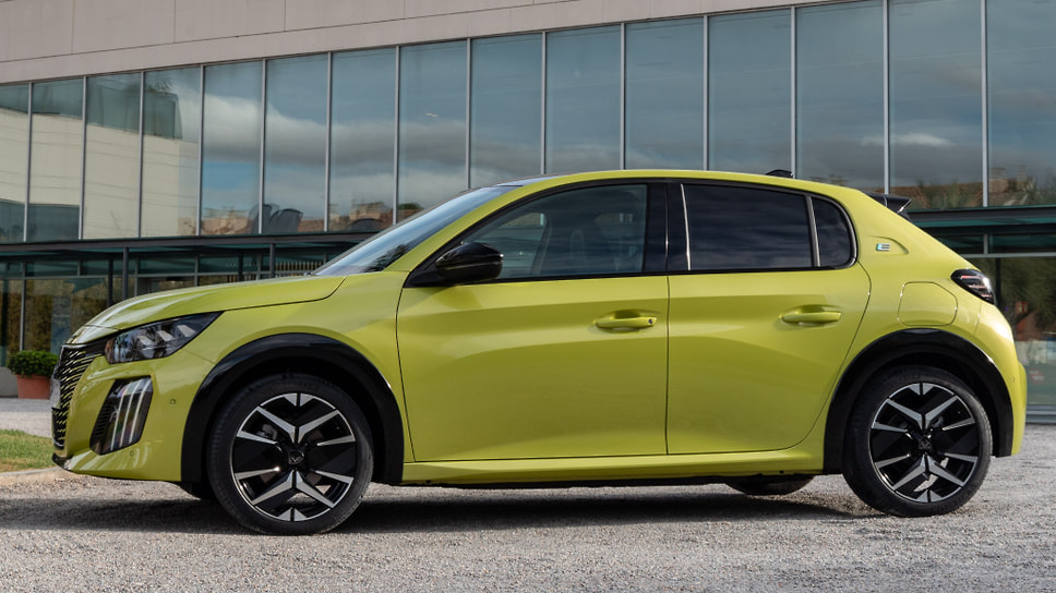 Peugeot e-208