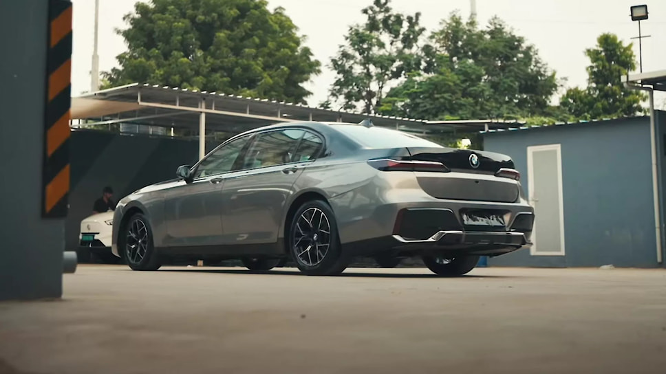 BMW 7 серии в кузове F01