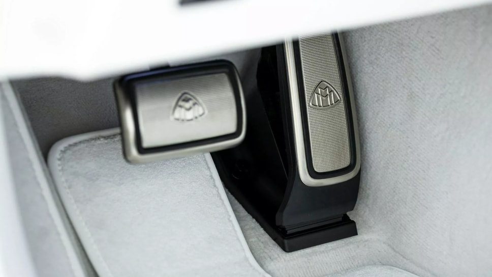 Mercedes-Maybach SL680 Monogram White Ambience