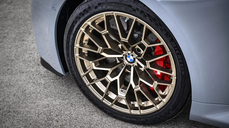 BMW M2 CS