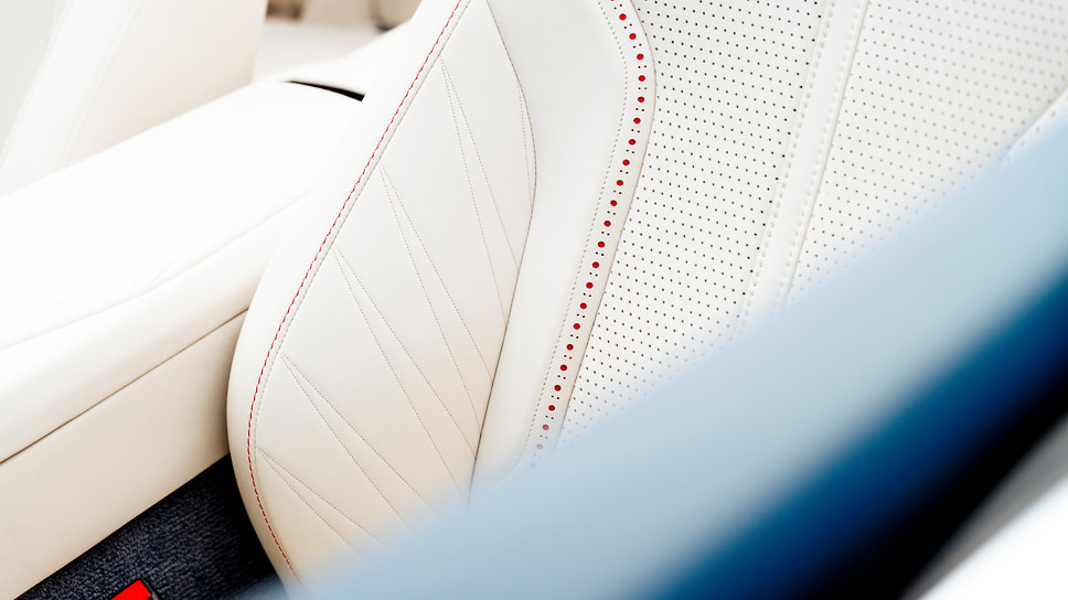 Aston Martin Palm Beach Edition DB12 Volante