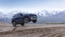 Компания-владелец Land Rover выпустила кроссовер с режимом дрифта