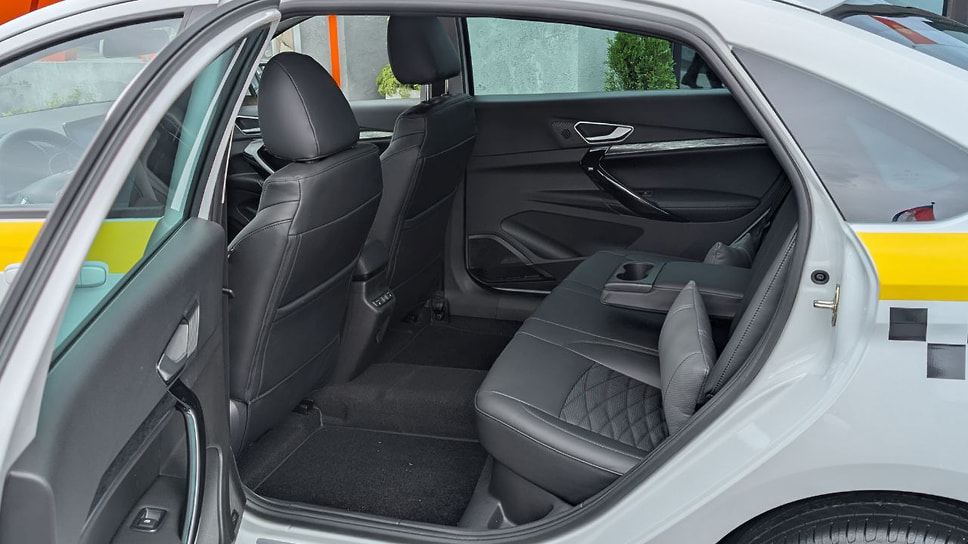 Lada Aura для такси