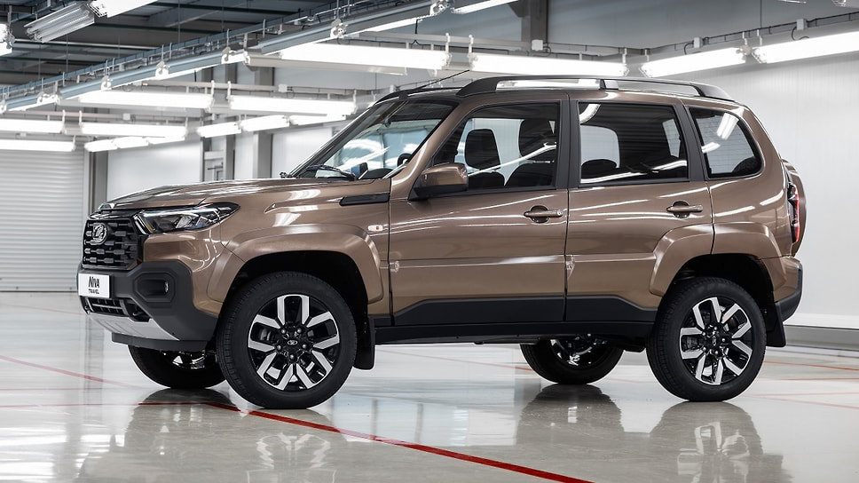 Lada Niva Travel