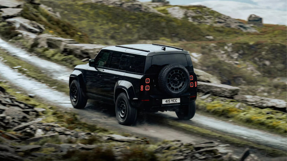 Land Rover Defender Octa Black