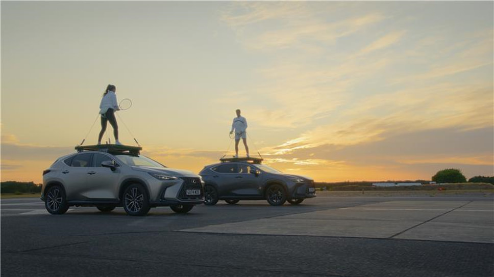 Теннисисты Джейми Маррей и Лора Робсон, Lexus NX