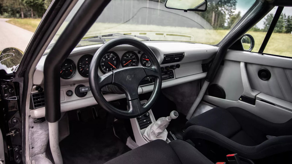 Другой RUF CTR, проданный аукционным домом RM Sotheby’s в 2018 году за 1 млн долларов
