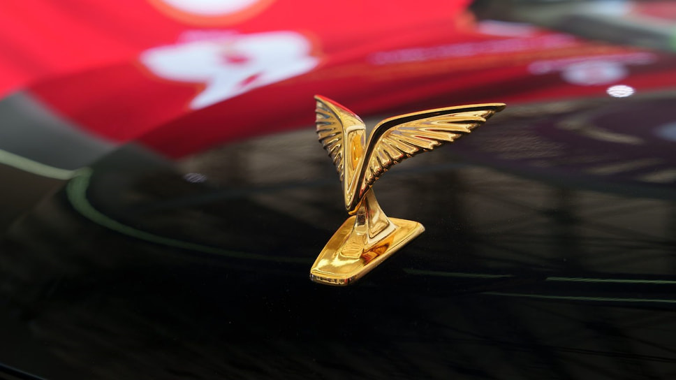 VinFast Lac Hong 900 LX