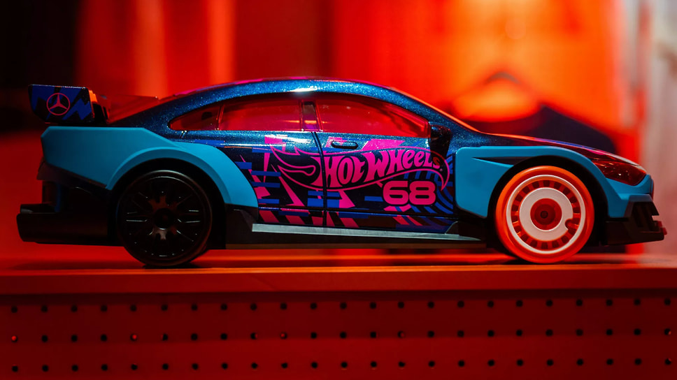 Игрушечный Mercedes-Benz CLA Hot Wheels