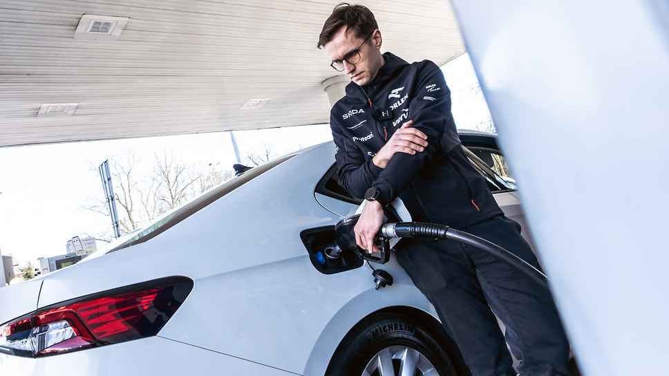 Мико Марчик и Skoda Superb