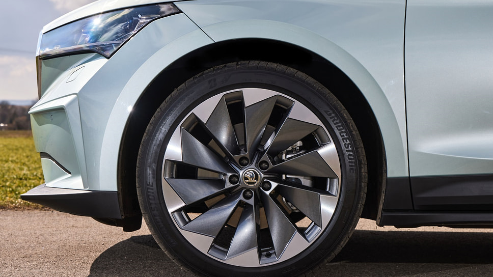 Skoda Enyaq 
