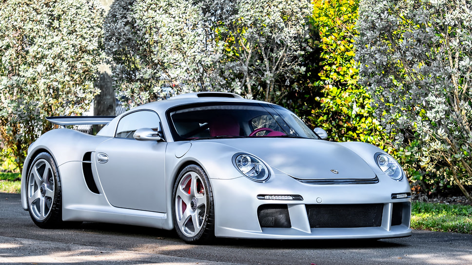 RUF CTR3 — еще один кастомный Porsche на аукционе в Майами. Автомобиль сделан в 2009 году, но это не помешало ему уйти с торгов за $1 116 000. Это один из 31 построенных экземпляров, пробег всего 1827 миль