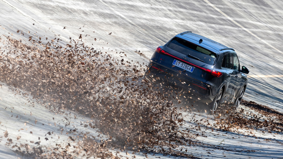 Новая Audi Q5 на испытательном треке в Монце
