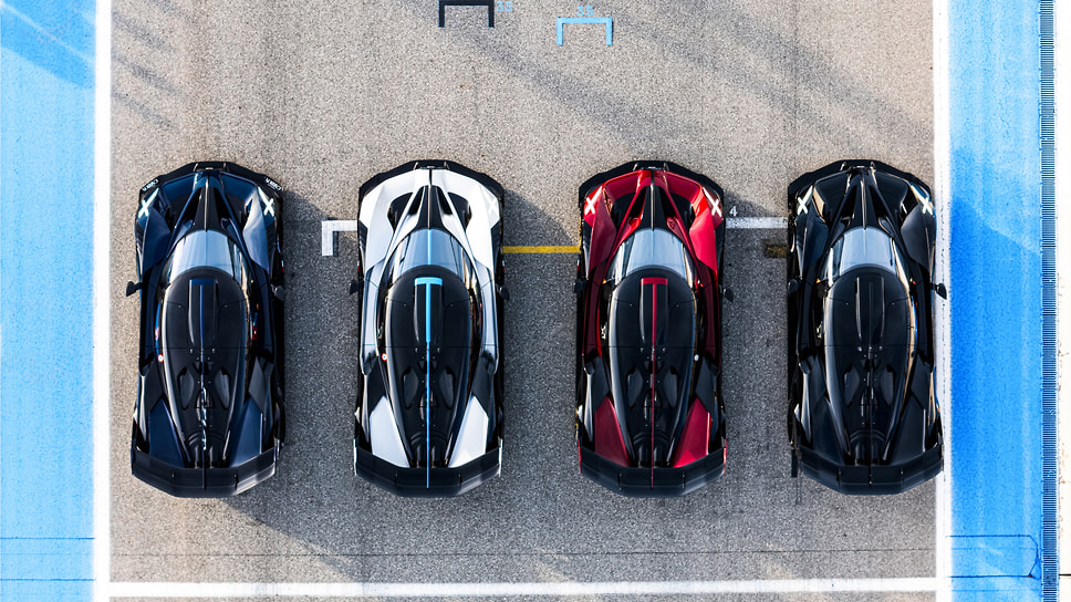 Компания Bugatti провела на трассе имени Поля Рикара во Франции первое клиентское мероприятие для владельцев 1600-сильных гиперкаров Bolide
