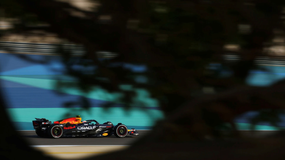 Болид Red Bull на трассе