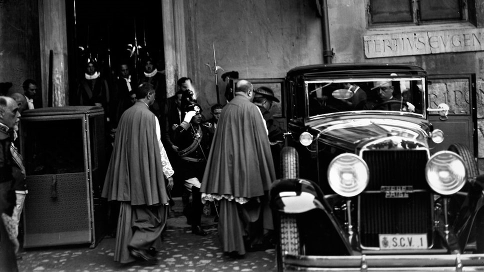 Историческая поездка состоялась 22 декабря 1929 года, когда Пий XI отправился в Латеранскую базилику, расположенную в 5 километрах от Собора Святого Петра. Сейчас автомобиль экспонируется в Историческом музее Ватикана