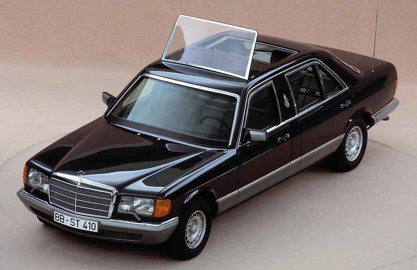 Фирма Mercedes-Benz продолжала делать и папамобили представительского класса. В 1985 году был готов седан на базе 126-й модели с большим стеклянным люком в крыше
