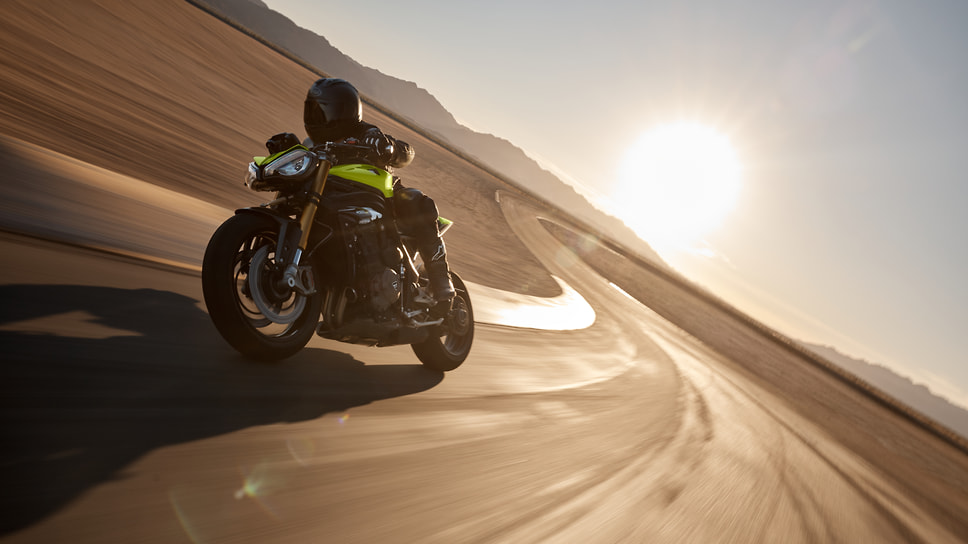 Марка Triumph представила новую лимитированную серию модели Speed Triple 1200 RX
