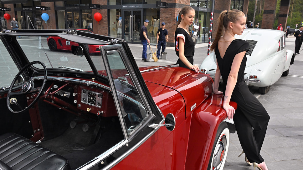 Послевоенный Willys Jeepster привлекал внимание любителей эффектных фотографий 