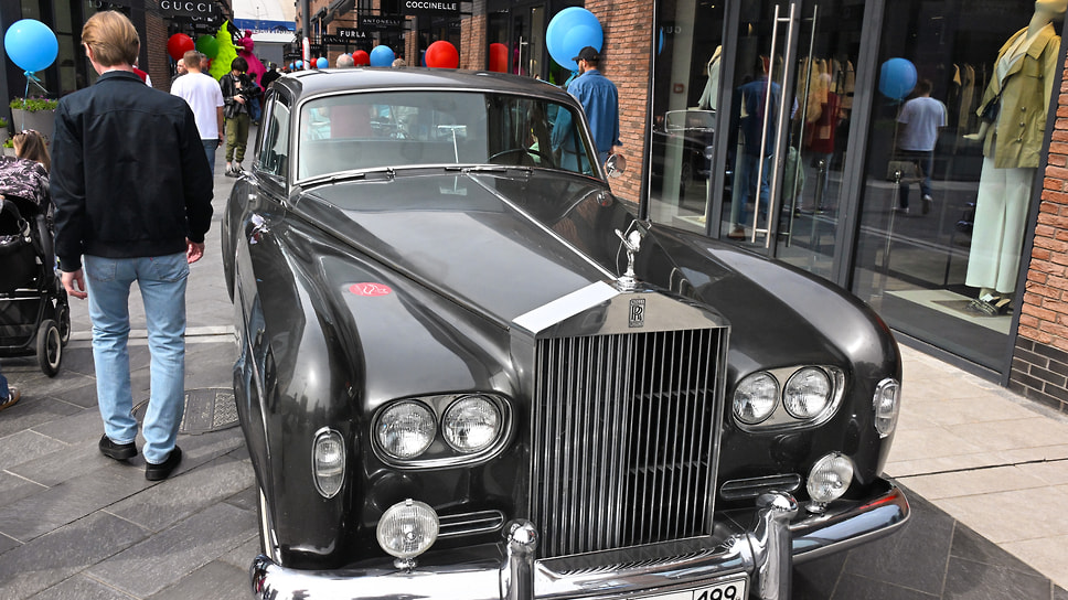 Респектабельный Rolls-Royce Silver Cloud III 1963 года выпуска