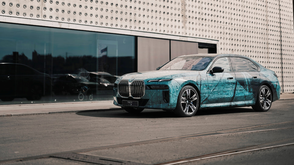 Оформленная немецким художником Грегором Хильдебрандтом BMW i7