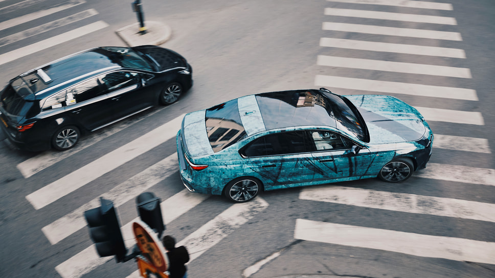 Оформленная немецким художником Грегором Хильдебрандтом BMW i7