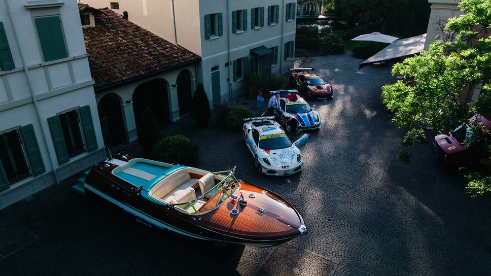 Автомобили марки Ferrari во время мероприятия Cavallino Classic Modena, проходившего в Италии
