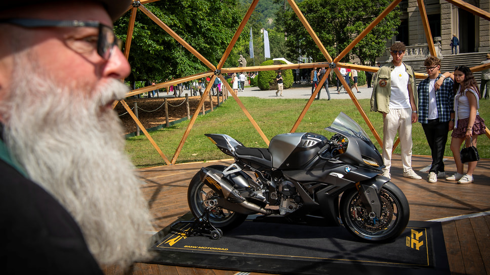 BMW Motorrad Concept RR — концепт от мотоциклетного подразделения BMW 