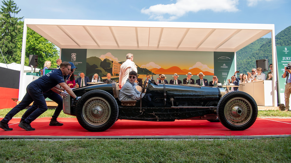 Bugatti Type 59, построенный в 1933 году, оказался последним настоящим гоночным автомобилем Гран-при, выпущенным легендарной командой из Мольсхайма перед Второй мировой войной. Этот гоночный автомобиль также был одним из последних, спроектированных как двухместный, когда правила все еще требовали, чтобы на борту находился механик. Автомобиль получил приз Mention of honor в Классе B