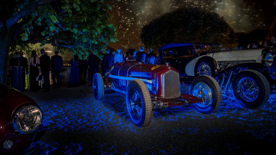 Наряду с трофеем победитель Concorso d’Eleganza Villa d’Este 2025 получил уникальную модель наручных часов 1815 Chronograph, созданных эксклюзивно  компанией A. Lange und Sohne специально для победителя этого престижного конкурса 