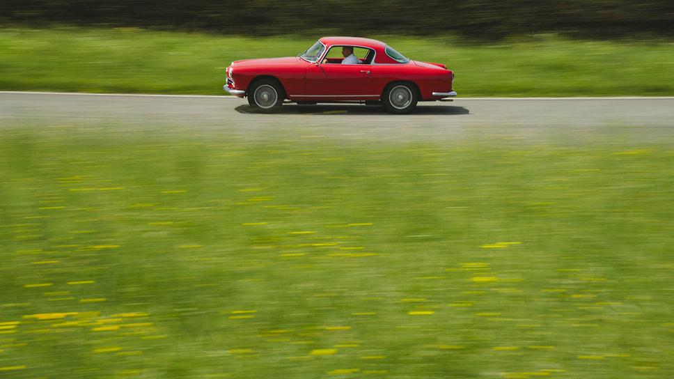 В этом году на состязаниях Mille Miglia за руль Alfa Romeo 1900 Super Sprint 1956 года выпуска сядет Макс Сирена, шкипер яхтенной команды Luna Rossa