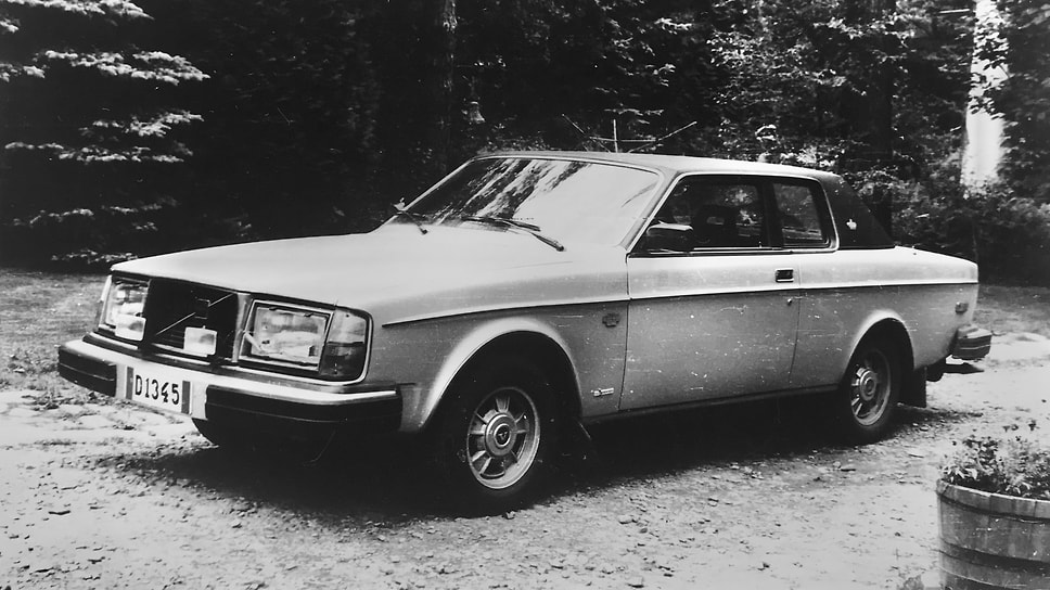 Купе Volvo 262С с дизайном ателье Bertone Луи приобрел в 1979 году в Швеции, но ездил на нем не очень долго и в 1983 году продал машину директору Еврейского театра