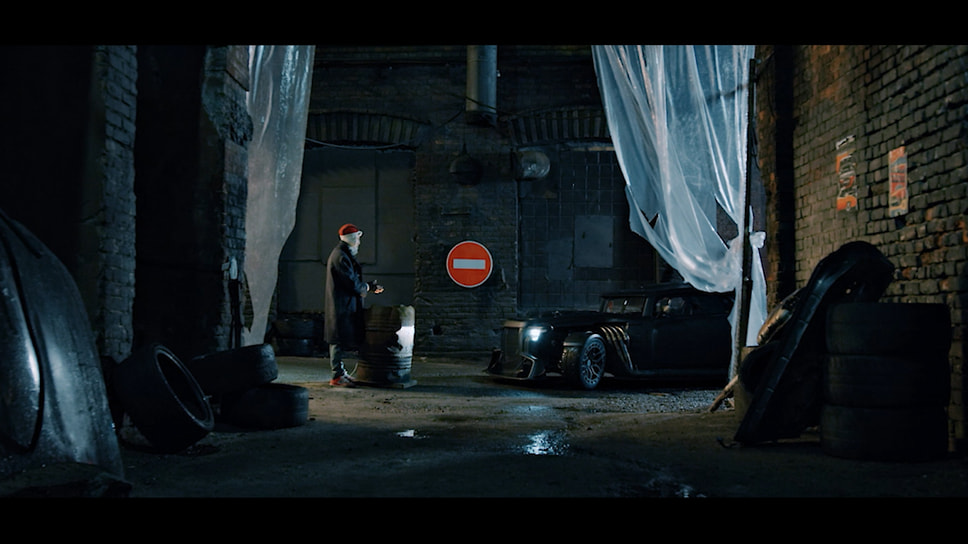 Кадр из фильма «Хот Род &quot;Летающий кирпич&quot;»