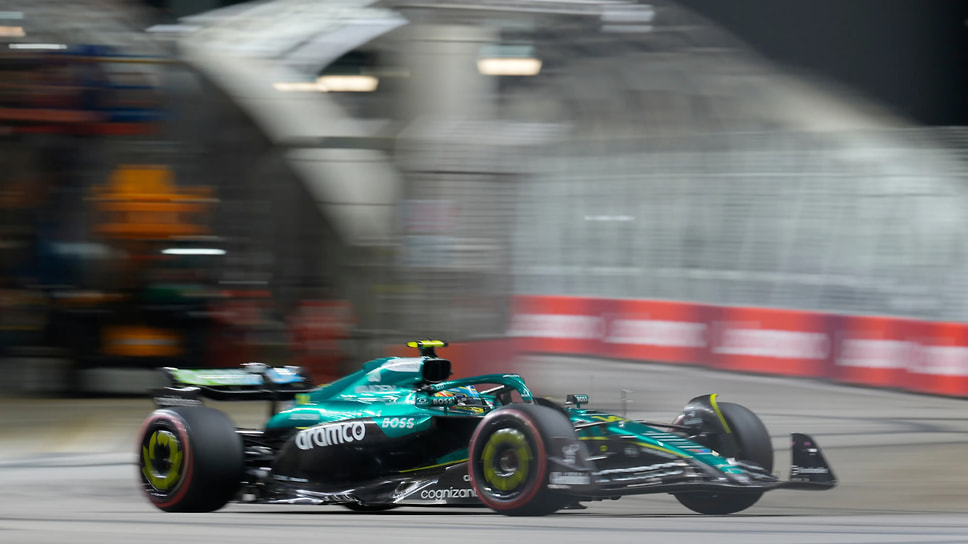 Болид Aston Martin на «Марина-Бей»