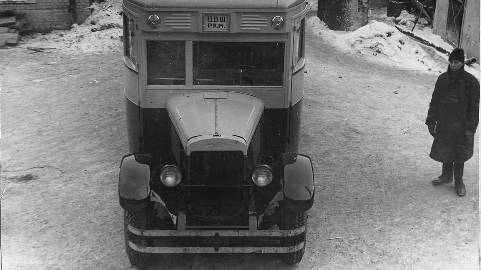 «Аремкуз» делал автобусные кузова и на шасси московского производства – сначала АМО-2 и АМО-4, а затем и ЗИС-8. «Восьмой» появился в 1934 году и был разработан как автобус, который мог выпускаться не только на самом Заводе имени Сталина, но и на авторемонтных предприятиях по всей стране. На снимке – автобус ЗИС-8 производства завода «Армекуз»