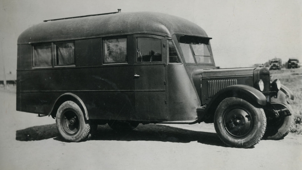 Перед войной «Аремкуз» начал делать по заказам Наркомата обороны специальные кузова для армии, например, АЛ-2 на шасси ЗИС-5 – это передвижная химическая лаборатория. Было построено три экземпляра