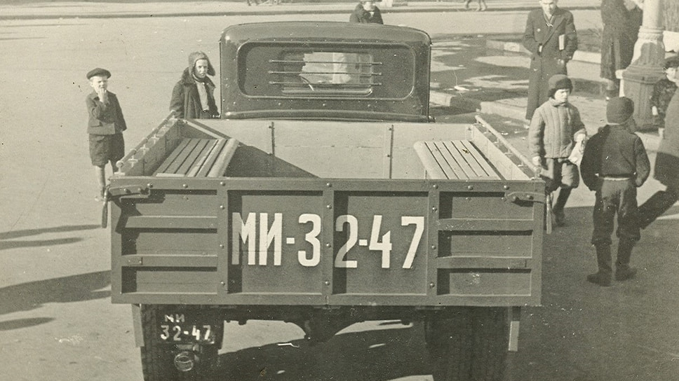 Грузопассажирское такси на шасси ГАЗ-АА – еще одно оригинальное детище «Аремкуза», предназначенное для обслуживания жителей Москвы. Конструкция оказалась настолько удачной, что чертежи передали для производства в Ленинград, Киев, Тбилиси и другие города