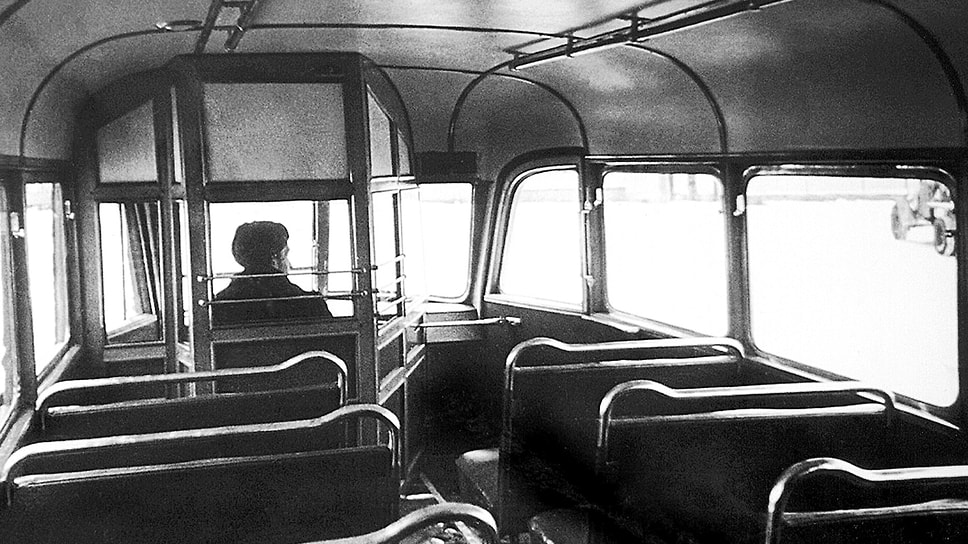 Салон автобуса АКЗ-1. В 1948 году появился и АКЗ-2 – более вместительный вариант на шасси ЗИС-16
