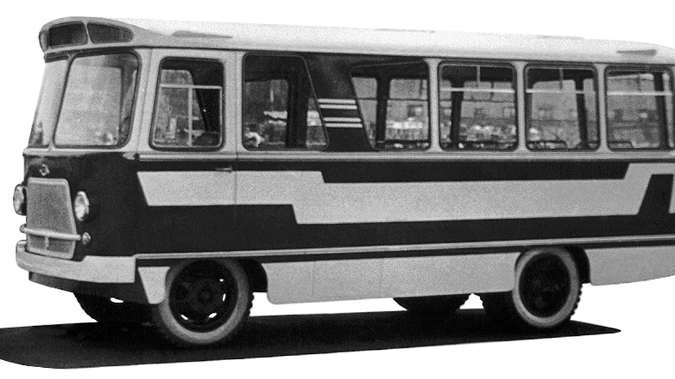 В 1962 году на «Аремкузе» спроектировали и построили небольшой автобус вагонной компоновки на шасси ГАЗ-51, также не ставший серийным