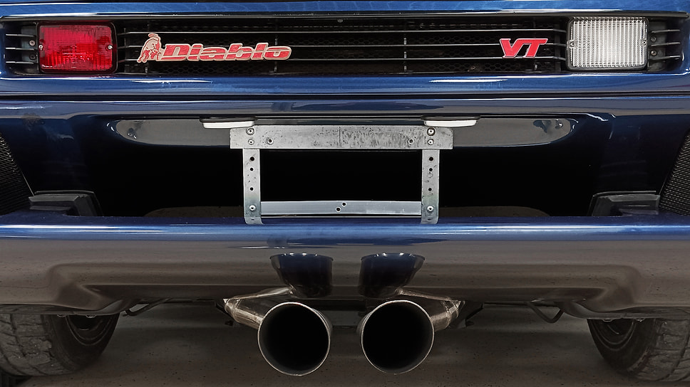 Лот №34. Lamborghini Diablo VT (1994 г.). Версия VT — полноприводная. Двигатель V12 5.7 развивает 492 силы и сопряжен с механической коробкой. Аппарат для опытных и уверенных в себе