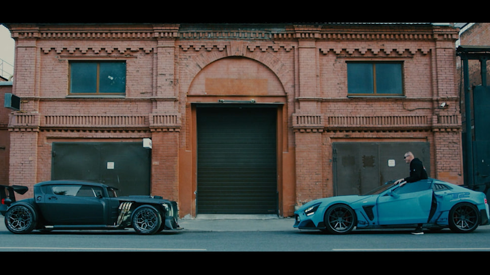 Кадр из фильма «Хот Род „Летающий кирпич“»