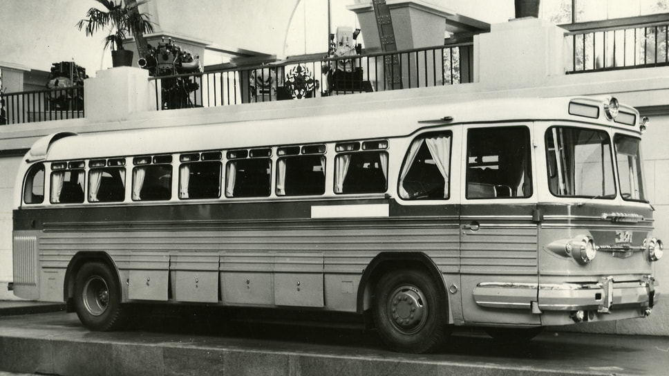 Один из ЗИС-127 постоянно экспонировался в павильоне «Машиностроение» на ВСХВ — Всесоюзной сельскохозяйственной выставке, нынешней ВДНХ