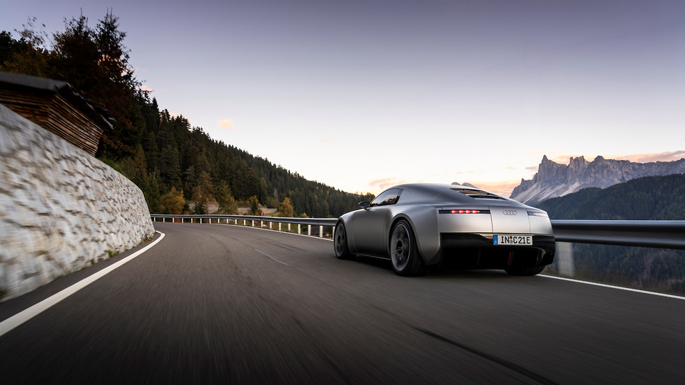 Audi вывела на дороги общего пользования недавний концепт-кар Concept C, который называют идеологическим преемником знаковых моделей марки разных времен — от Auto Union Type C из 1930-х до современных TT и R8