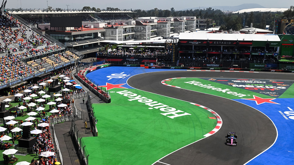 Безупречный газон вдоль трассы позволяет срезки, но не он ли является питомником для комаров?