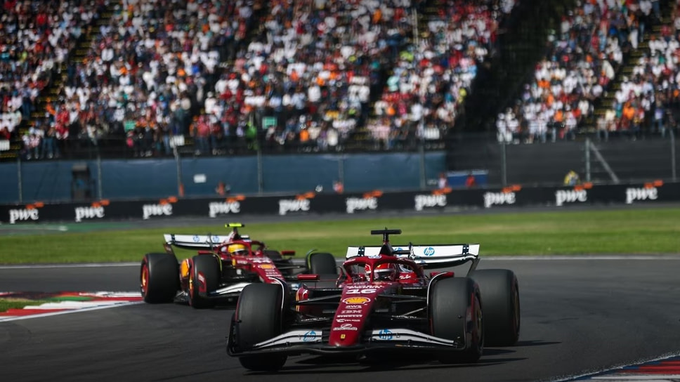 Бальзам на душу тиффози: впереди Леклер, за ним Хэмилтон, оба - Ferrari