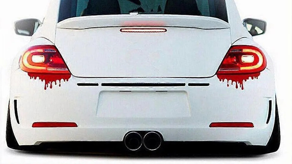 А этот — наоборот, вариант более кровавый. «Кровавые» наклейки лучше всего клеить под фары и фонари