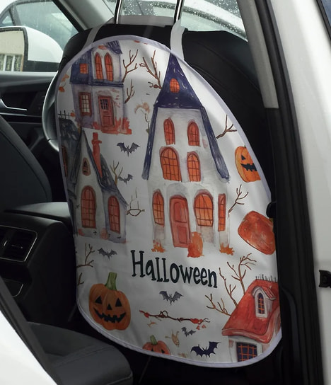 Защитная накидка на спинку сиденья автомобиля призвана защитить салон от грязной детской обуви. Разве такая накидка может быть пугающей?