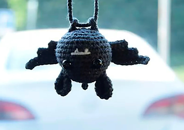 А эта летучая мышка — и вовсе милаха